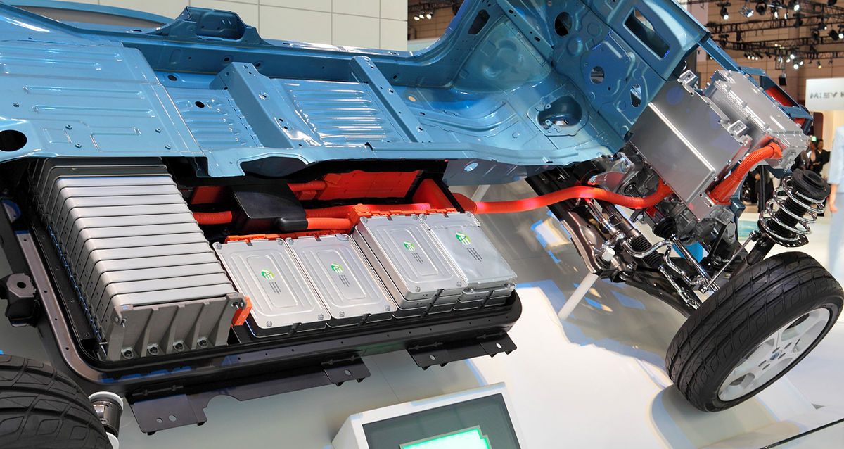 How fast do batteries in electric and hybrid cars degrade?